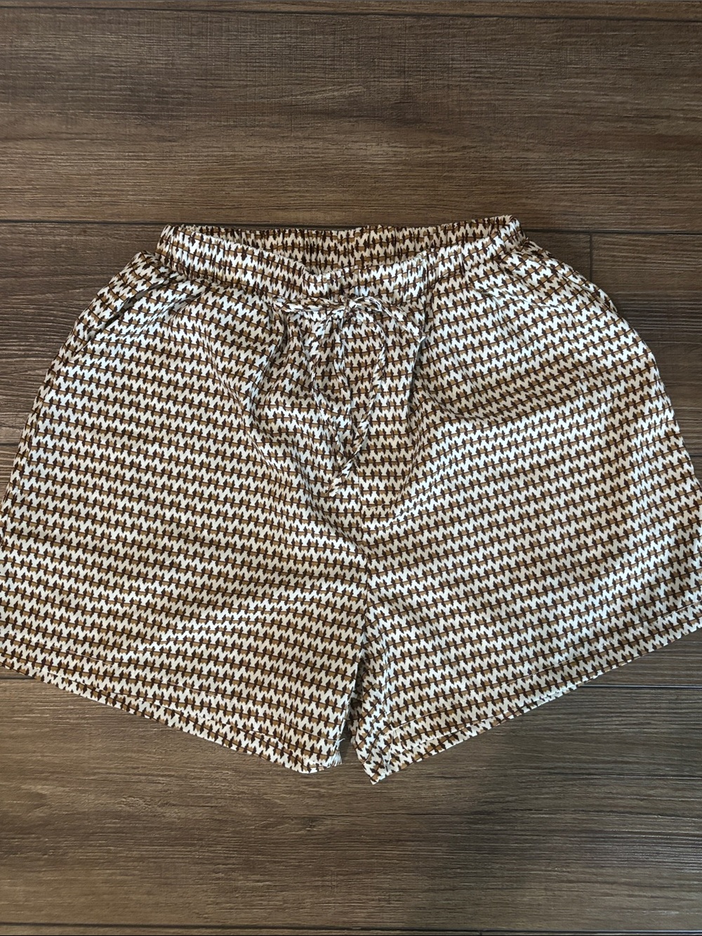 SHEIN Relaxed Drawstring Shorts — Brown & White